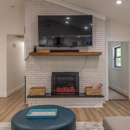 Mid-Century Modern Impeccable Remodel With Hot Tub Villa Asheville Exterior photo